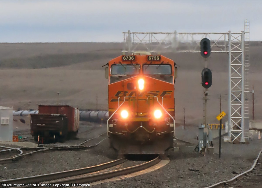 BNSF 6736